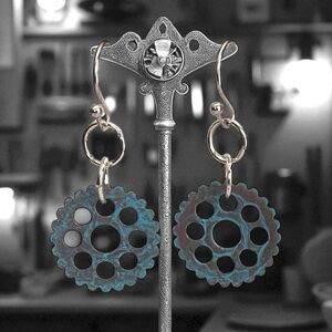 5 For $25💫Steampunk Gears Dangles Earrings